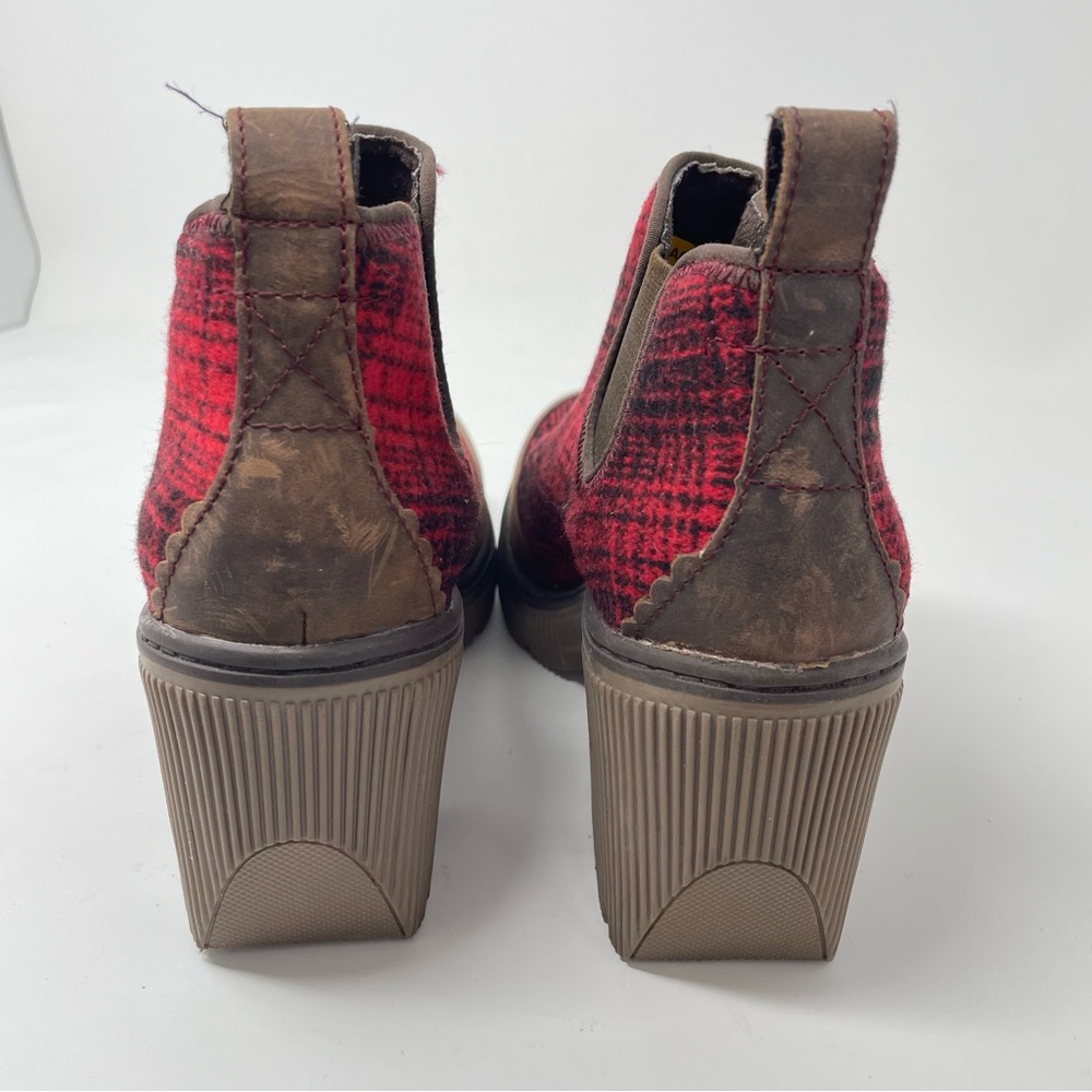 CAT Caterpillar Red Plaid Ankle Booties Size 8 - Picture 6 of 9